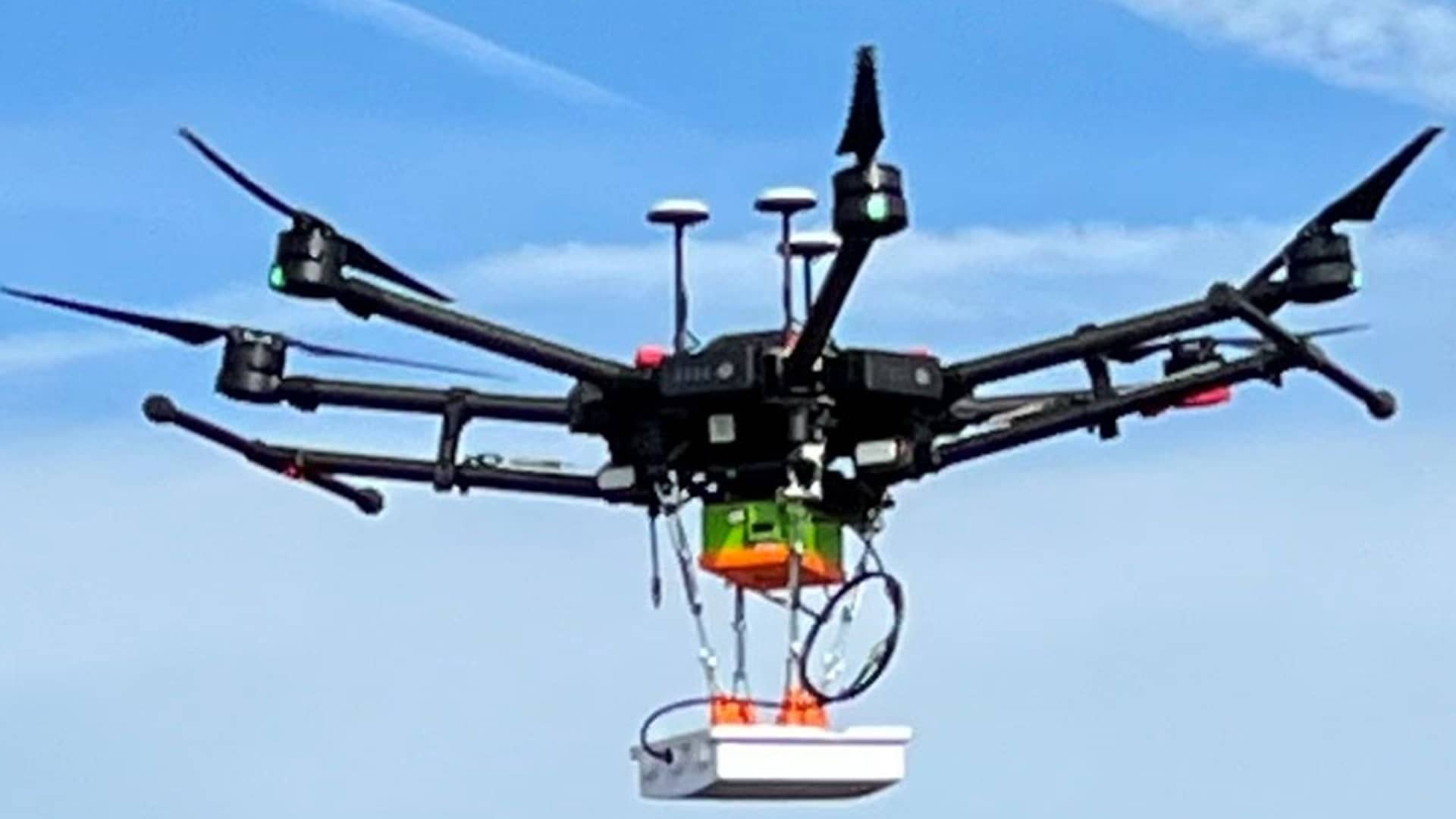 Tecnologia RFID: Transformando as inspeções de postes de energia por drones