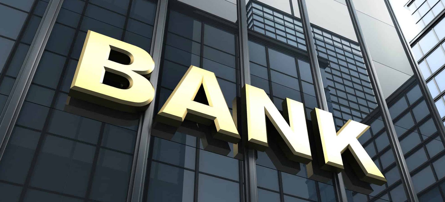 Sistema inteligente de gestão de armazéns para bancos baseado em tecnologia RFID.