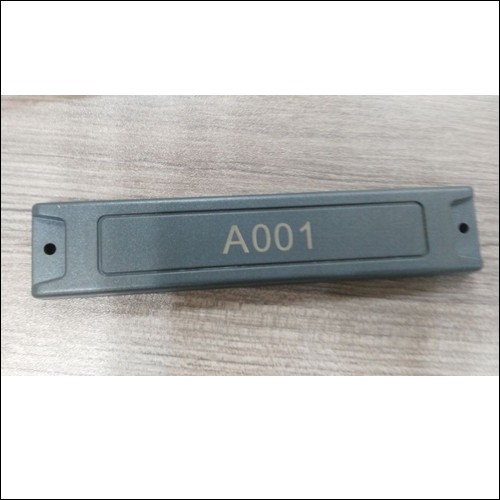 Etiqueta metálica UHF RFID JT-K15532 155*32*3,5mm em ABS