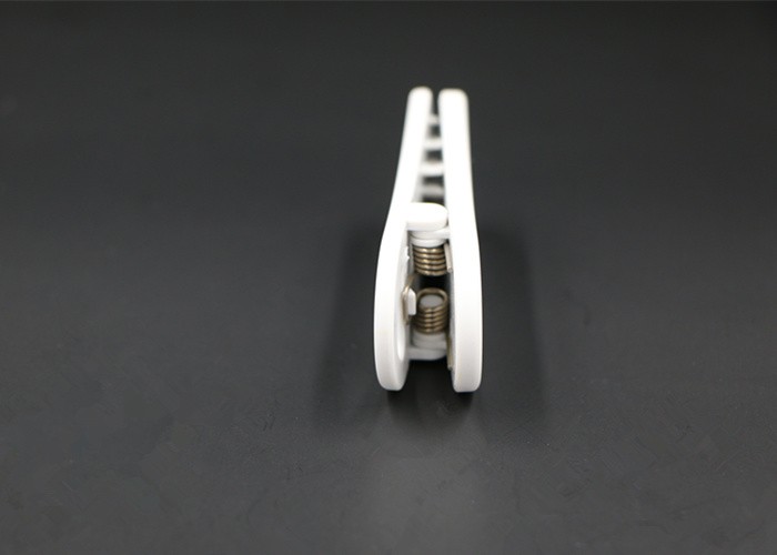 Etiqueta de roupa com clipe UHF