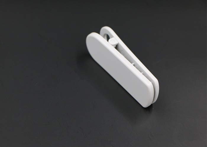 Etiqueta de roupa com clipe UHF