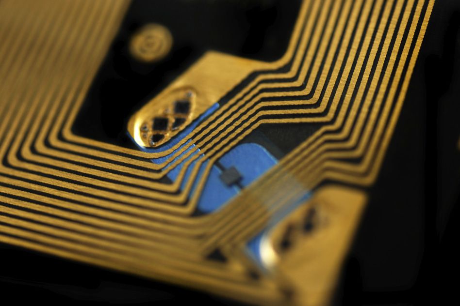 Como a RFID possibilita a visibilidade de ponta a ponta na manufatura moderna