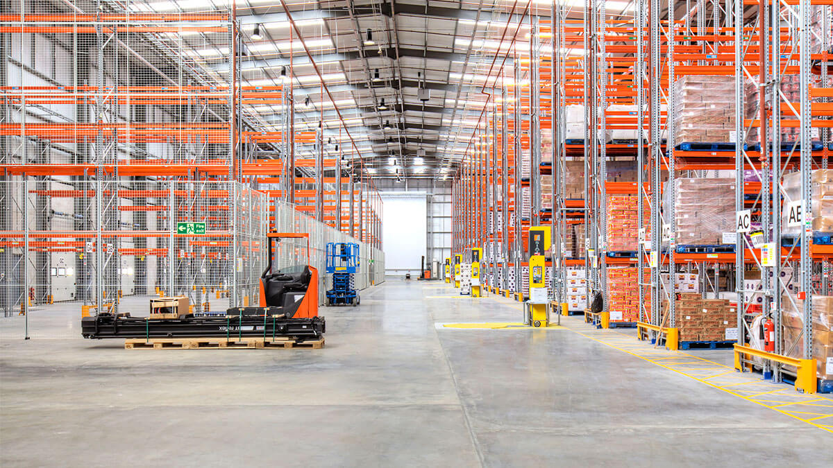 Gestão de Inventário em Armazém com RFID: Benefícios, Aplicações e Guia de Implementação